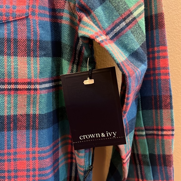 Crown & ivy button down shirt, boy size small (8) - Picture 4 of 4